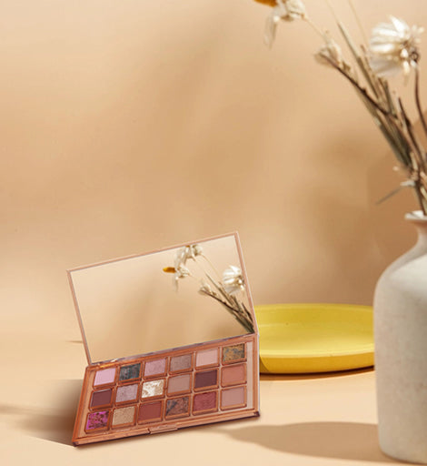 ARABELLA LONDON |18 Shades| Eyeshadow Palette | Highly pigmented