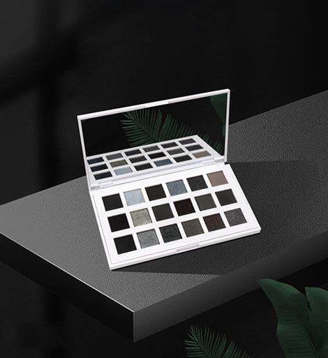 How to Get the Perfect Smoky Eye: Arabella London 18 Shades Smoky Grey Luxury Palette - ARABELLA LONDON Official